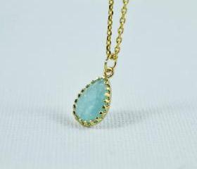 Beautiful Cracked Glass Drop Necklace