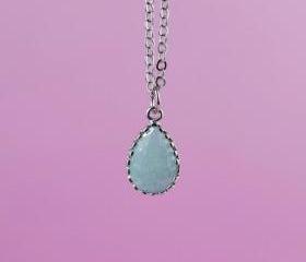 Beautiful Cracked Glass Drop Necklace